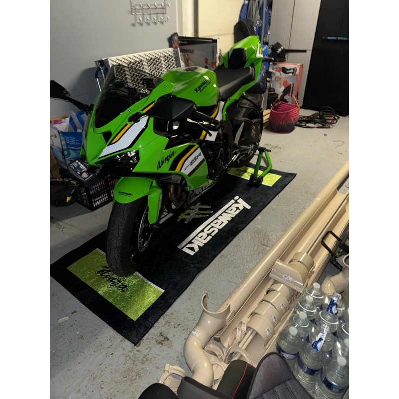 Kawasaki Motorcycle Carpet Gar - огляд і ціна Camping Quad